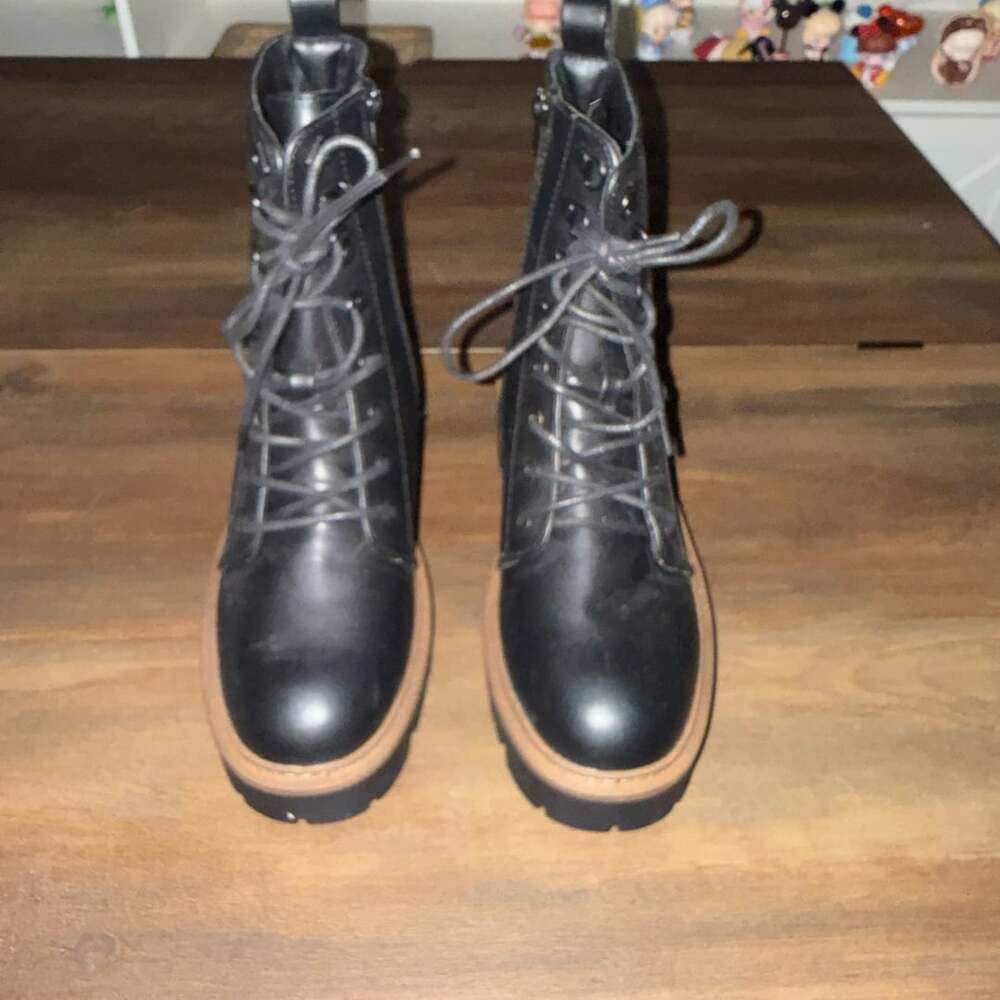 MIA Isaiah Combat Boots Size 7M Black Lace-Up Platform Ankle